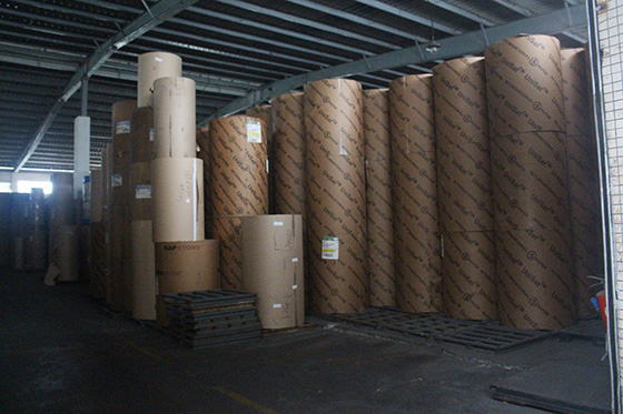 格林雅進(jìn)口牛皮紙存放倉庫.jpg 格林雅進(jìn)口牛皮紙存放倉庫.jpg